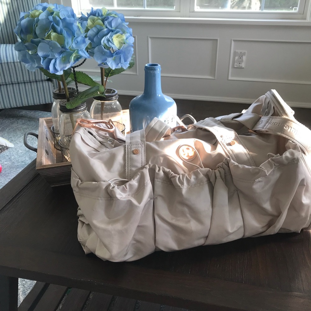 Lululemon Legendary Duffel
Bold Blossoms Embossed Dune